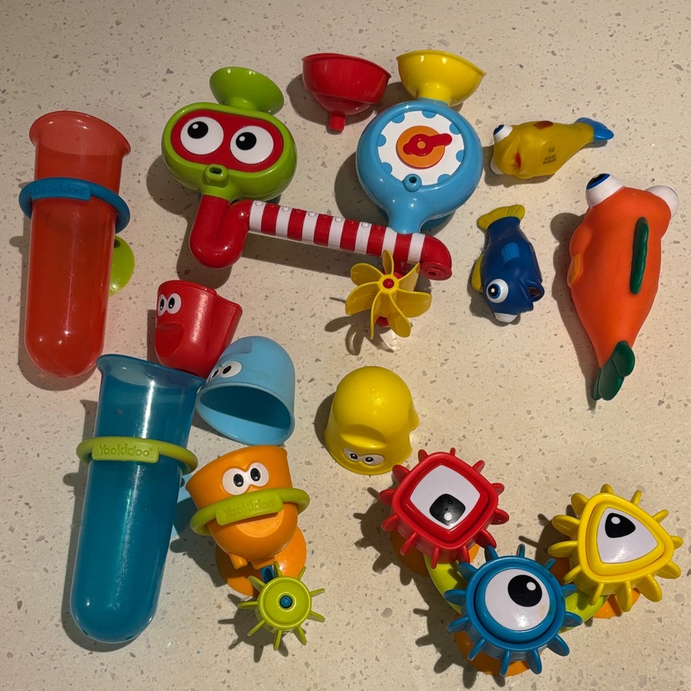 Vivid Bath Time Adventure Toy Set